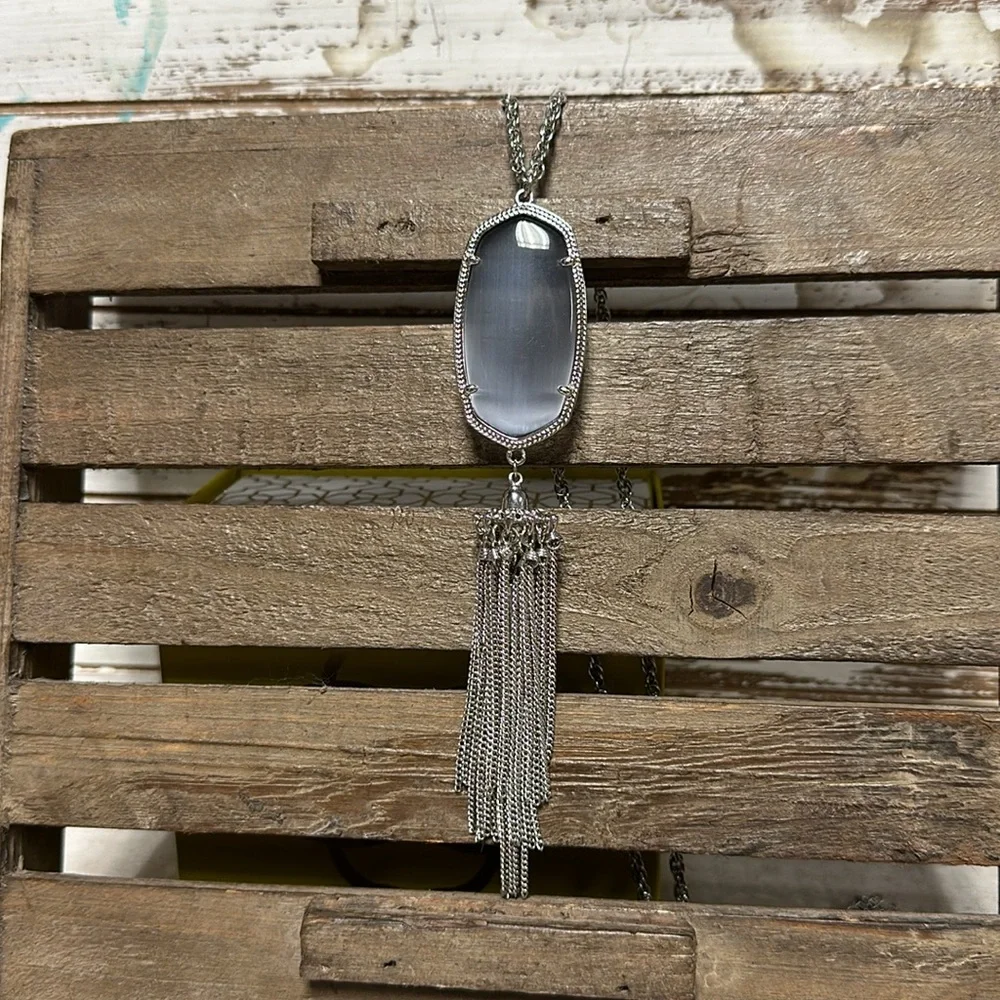 Kendra Scott euc grey slate gemstone crystal pendant fringe long necklace - Picture 1 of 6